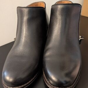 Vionic Black Leather Women's Boots